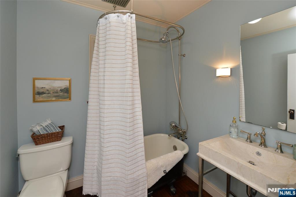 429 Sterling Place Ridgewood, NJ 07450 - Photo 16 of 30