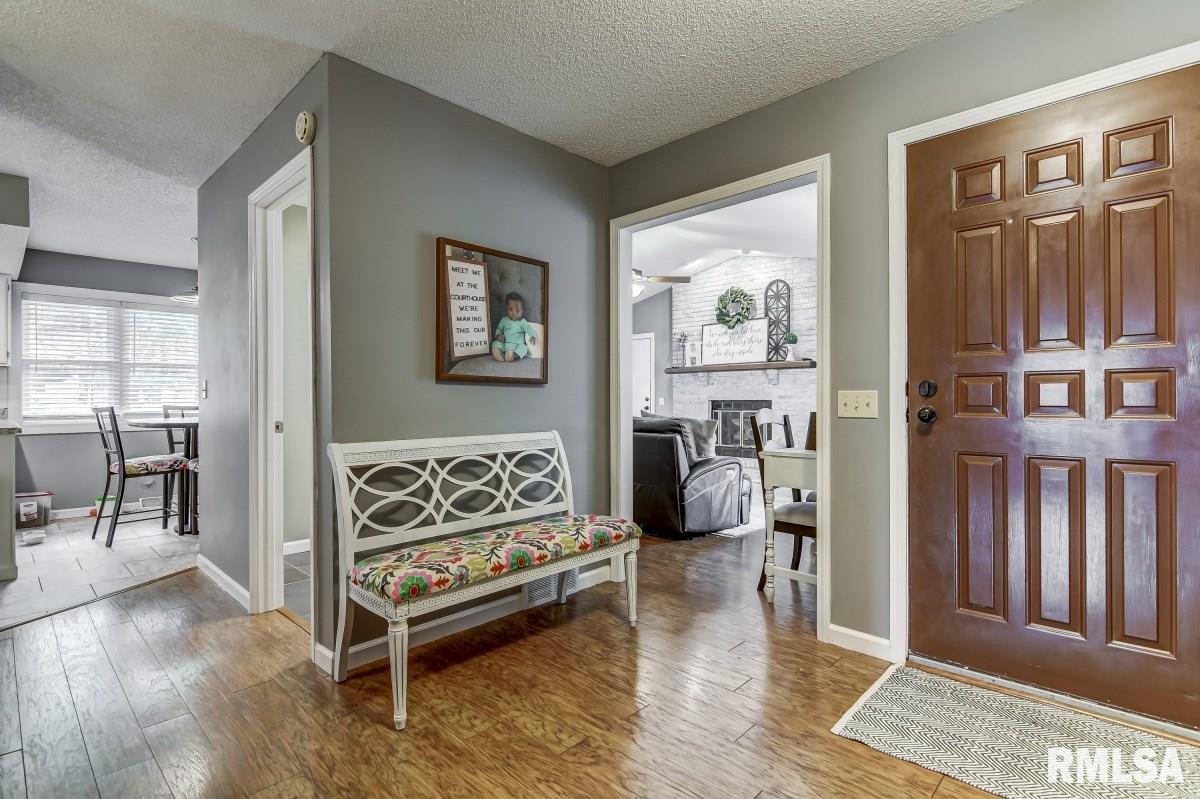 1509 Devonwood Springfield, IL 62704 - Photo 3 of 34 Gallery Image 3