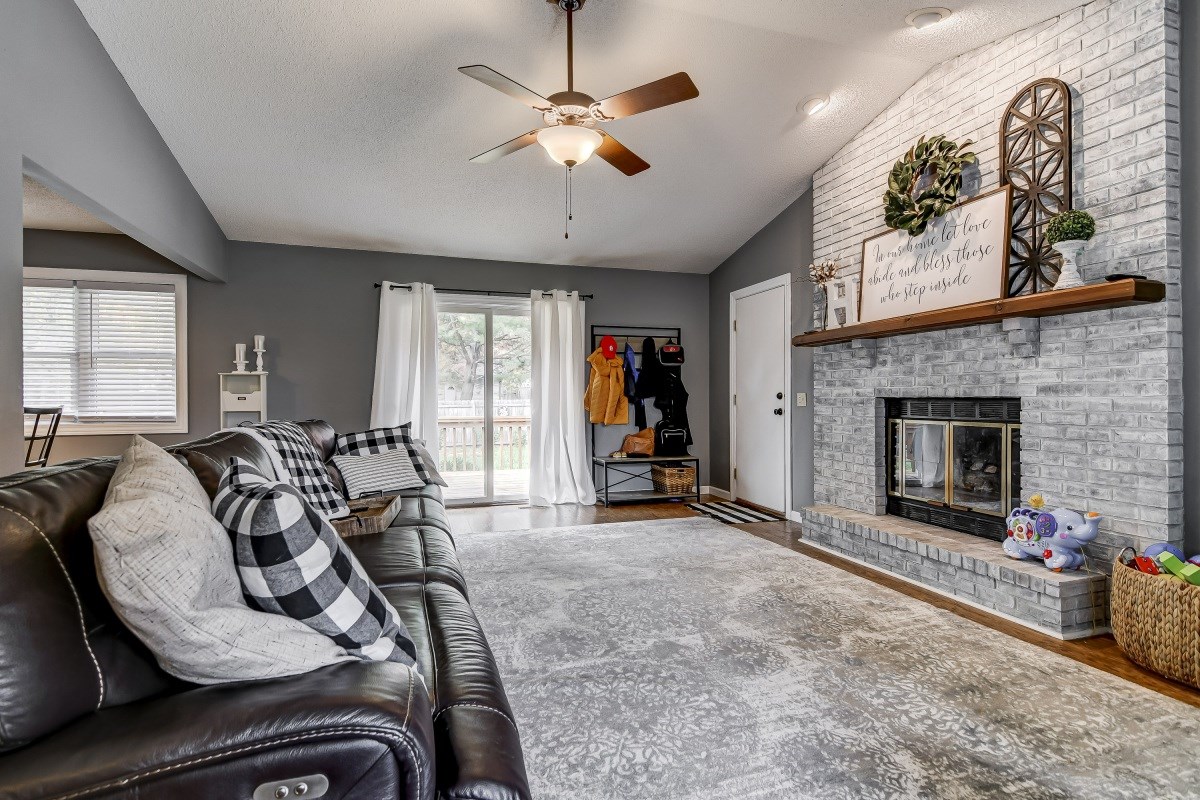 1509 Devonwood Springfield, IL 62704 - Photo 7 of 34 Gallery Image 7