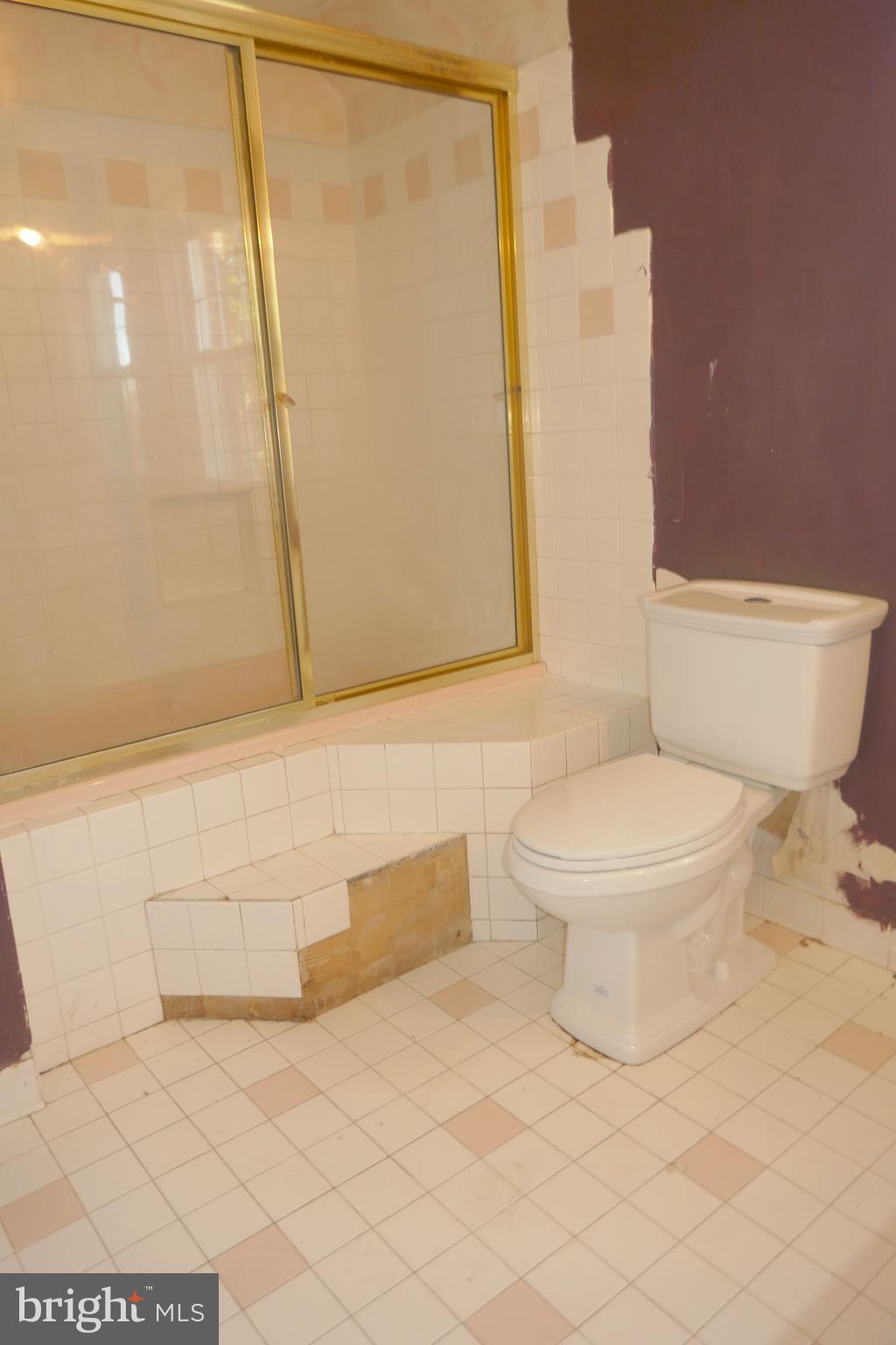 4204 Colonial Road Baltimore, MD 21208 - Photo 17 of 35