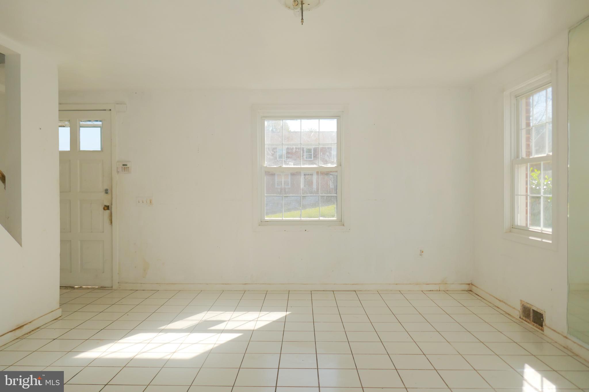 4204 Colonial Road Baltimore, MD 21208 - Photo 2 of 35