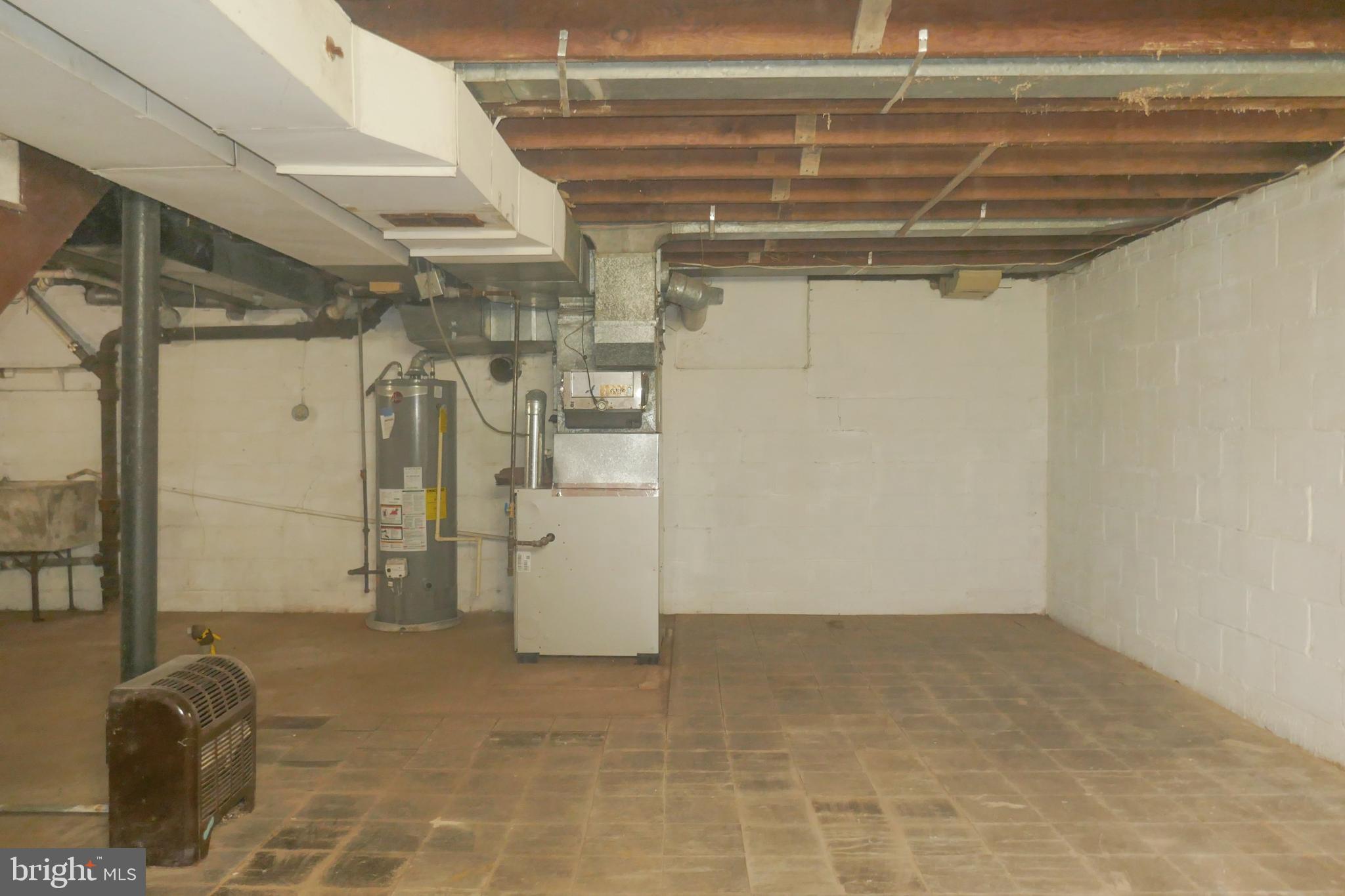 4204 Colonial Road Baltimore, MD 21208 - Photo 23 of 35