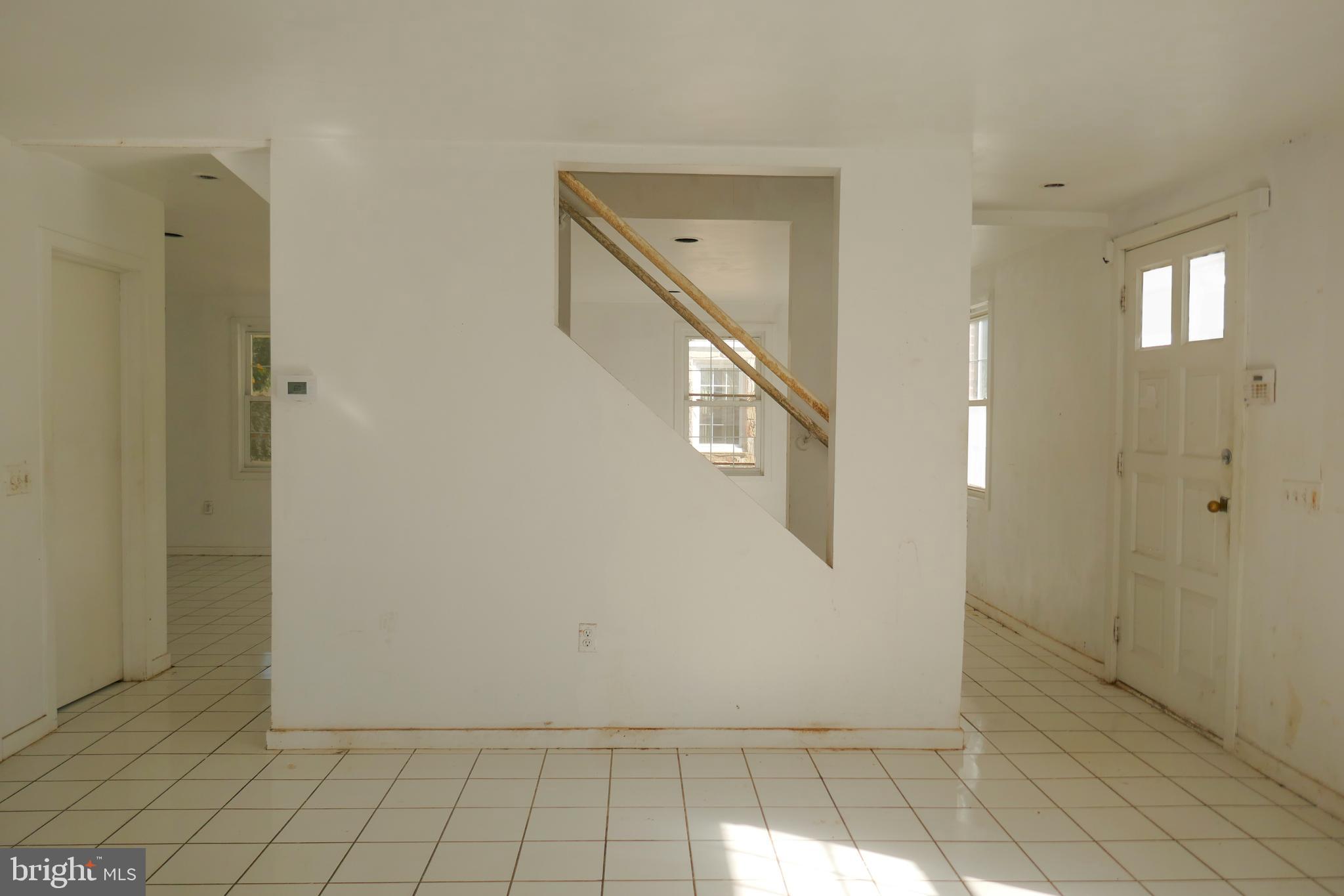 4204 Colonial Road Baltimore, MD 21208 - Photo 5 of 35