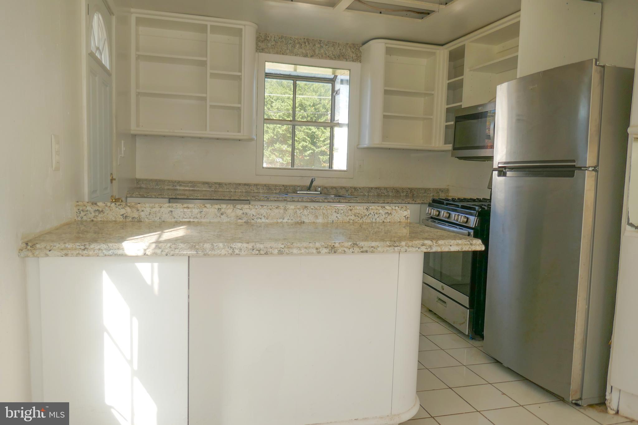 4204 Colonial Road Baltimore, MD 21208 - Photo 7 of 35