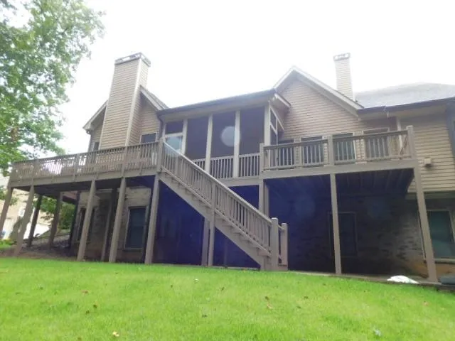 a view of a bird of the house