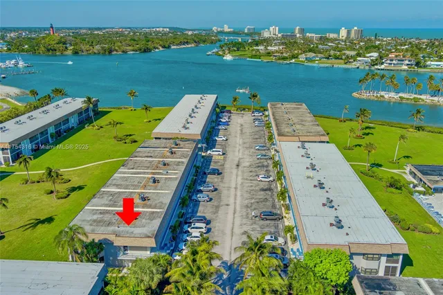 $2,200 | 755 Saturn Street, Unit F101, Jupiter, FL 33477