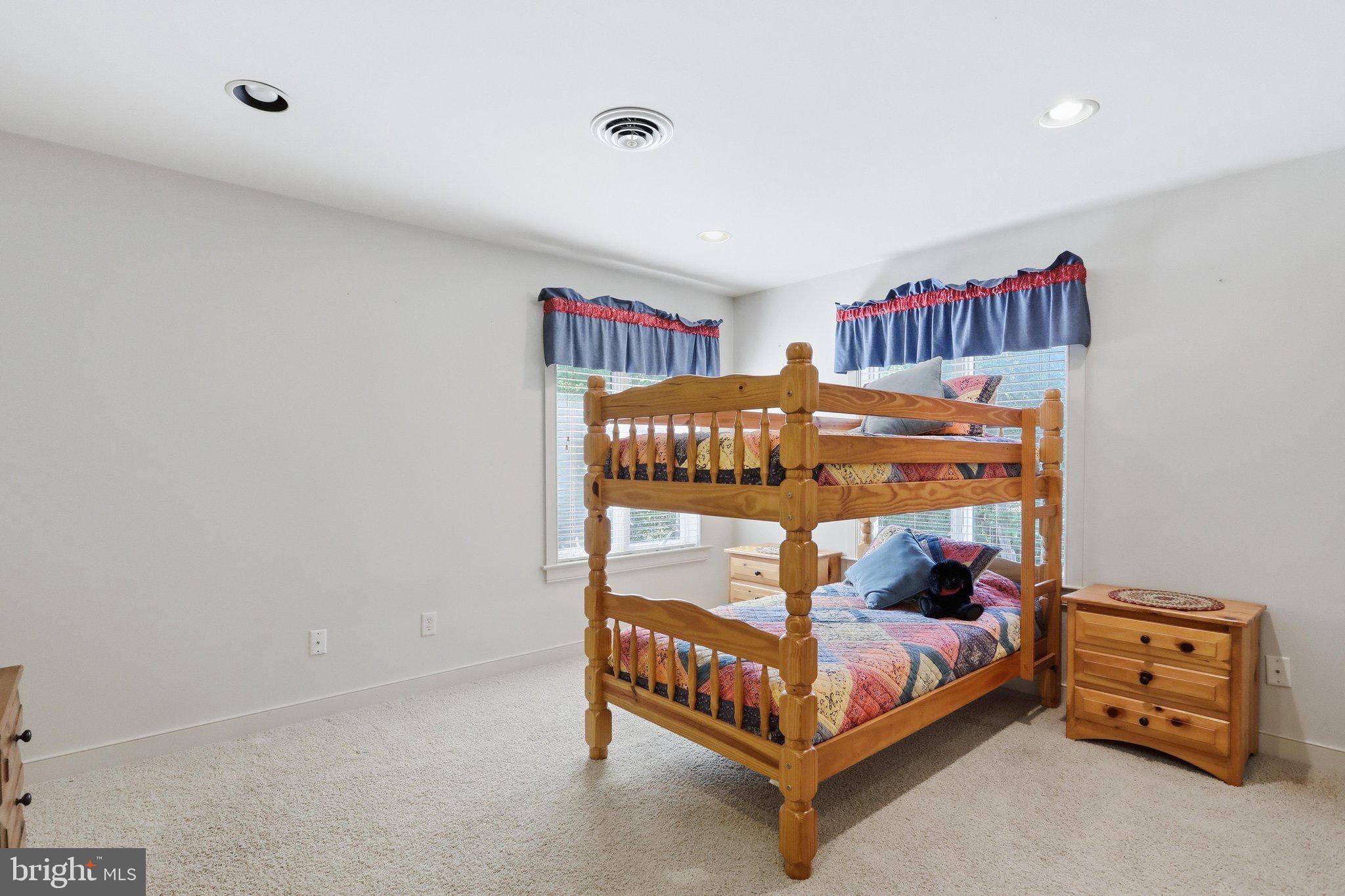 686 Bowman Road Chambersburg, PA 17202 - Photo 72 of 107 Primary In-Law Suite