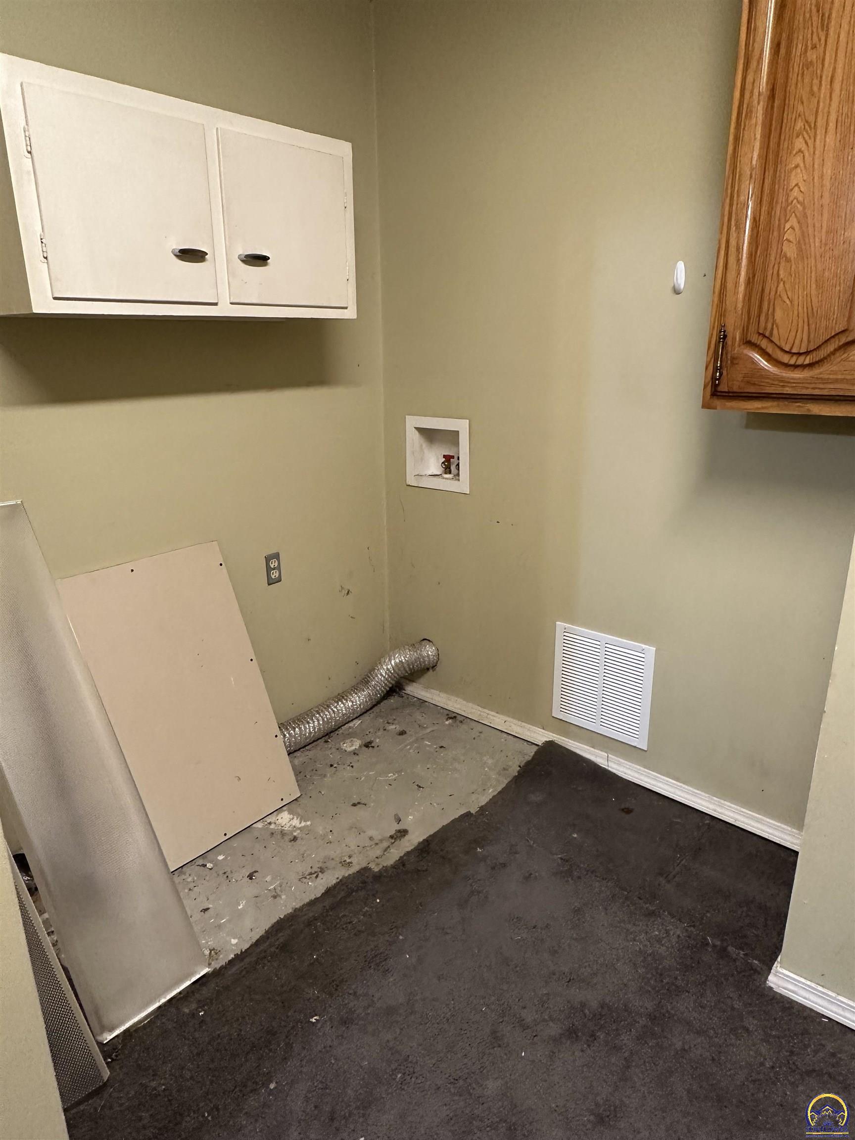 3636 Southwest Mayo Avenue Topeka, KS 66611 - Photo 6 of 16