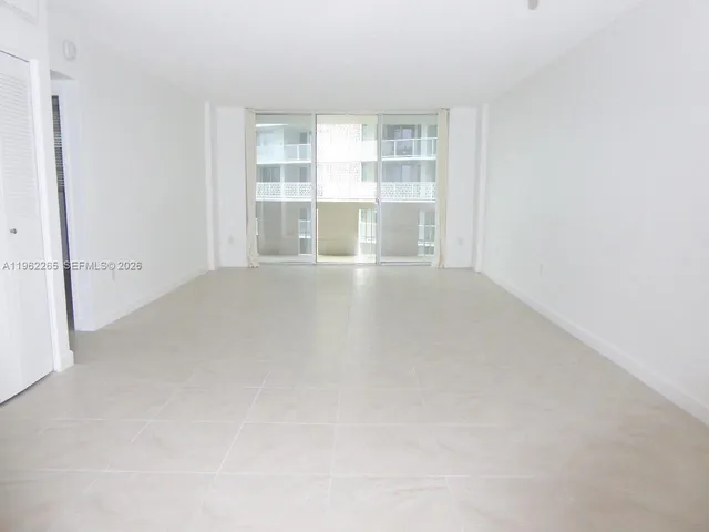 $2,900 | 800 West Avenue, Unit 540, Miami Beach, FL 33139