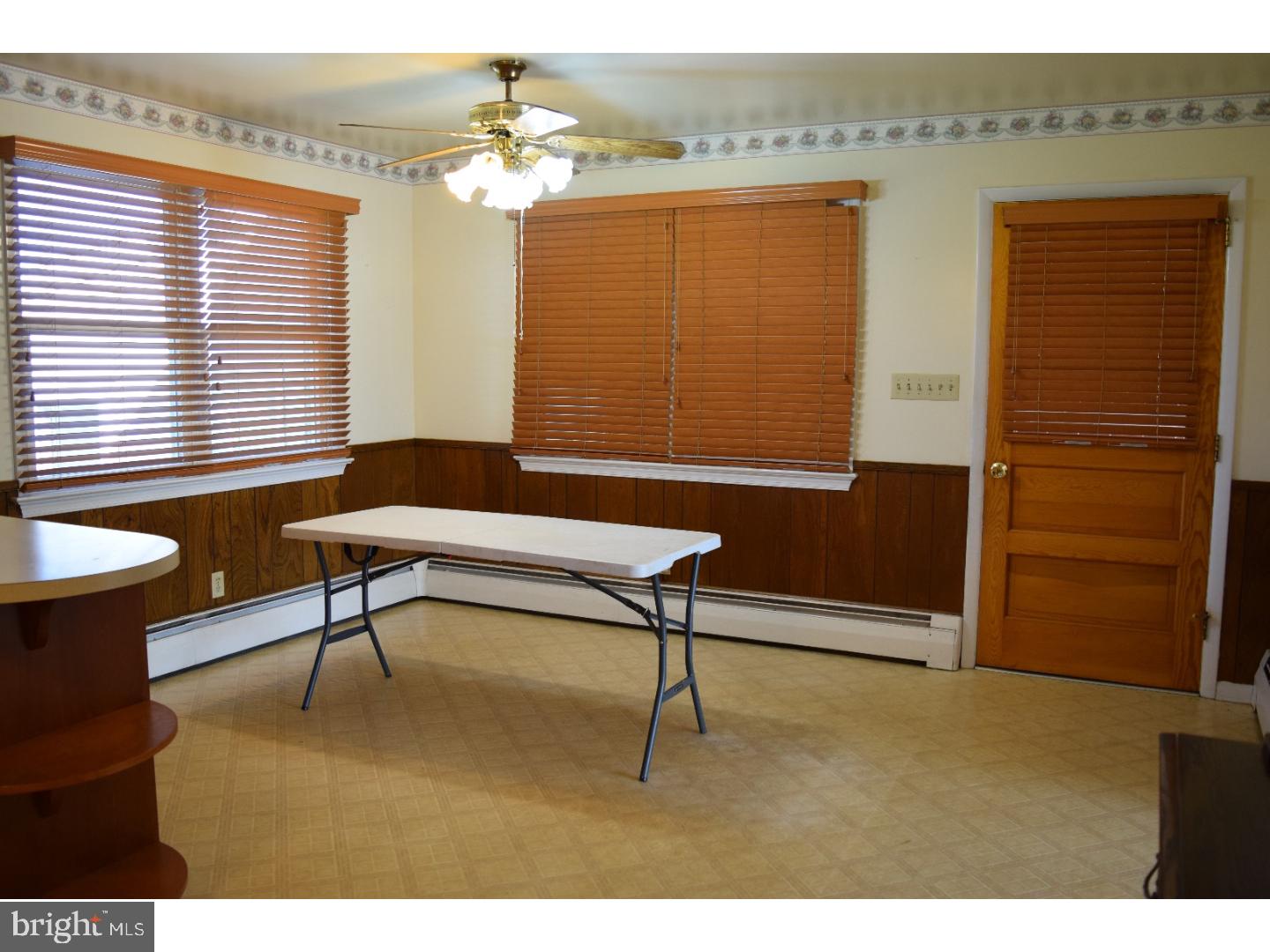 1687 County Line Road Bechtelsville, PA 19505 - Photo 7 of 25 Breakfast Room