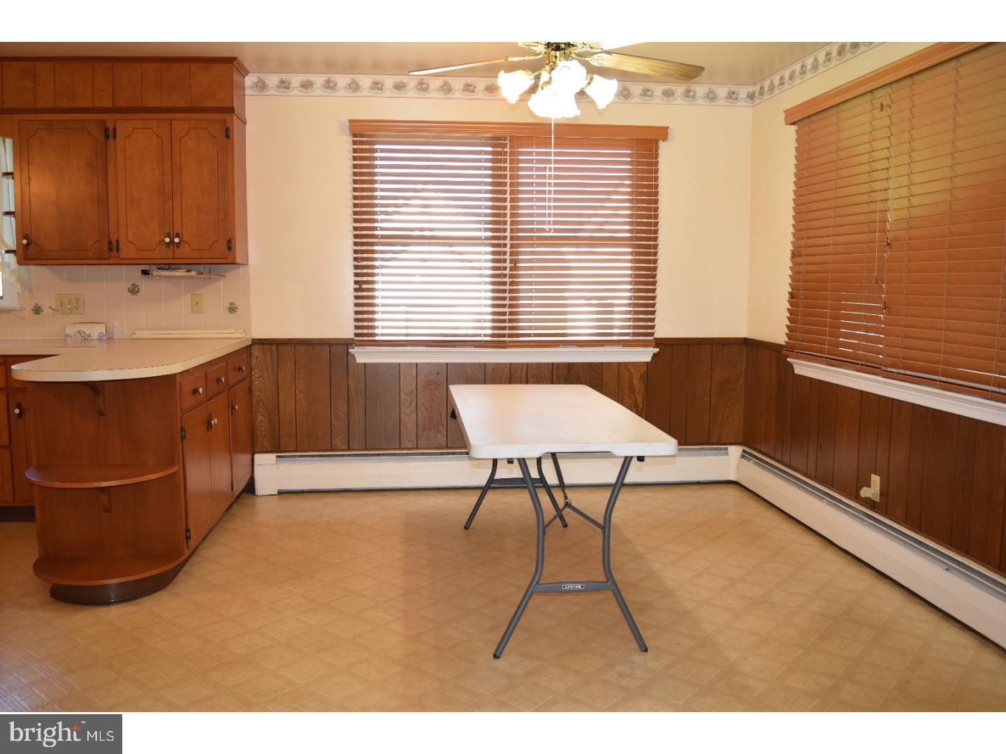 1687 County Line Road Bechtelsville, PA 19505 - Photo 9 of 25 Breakfast Room