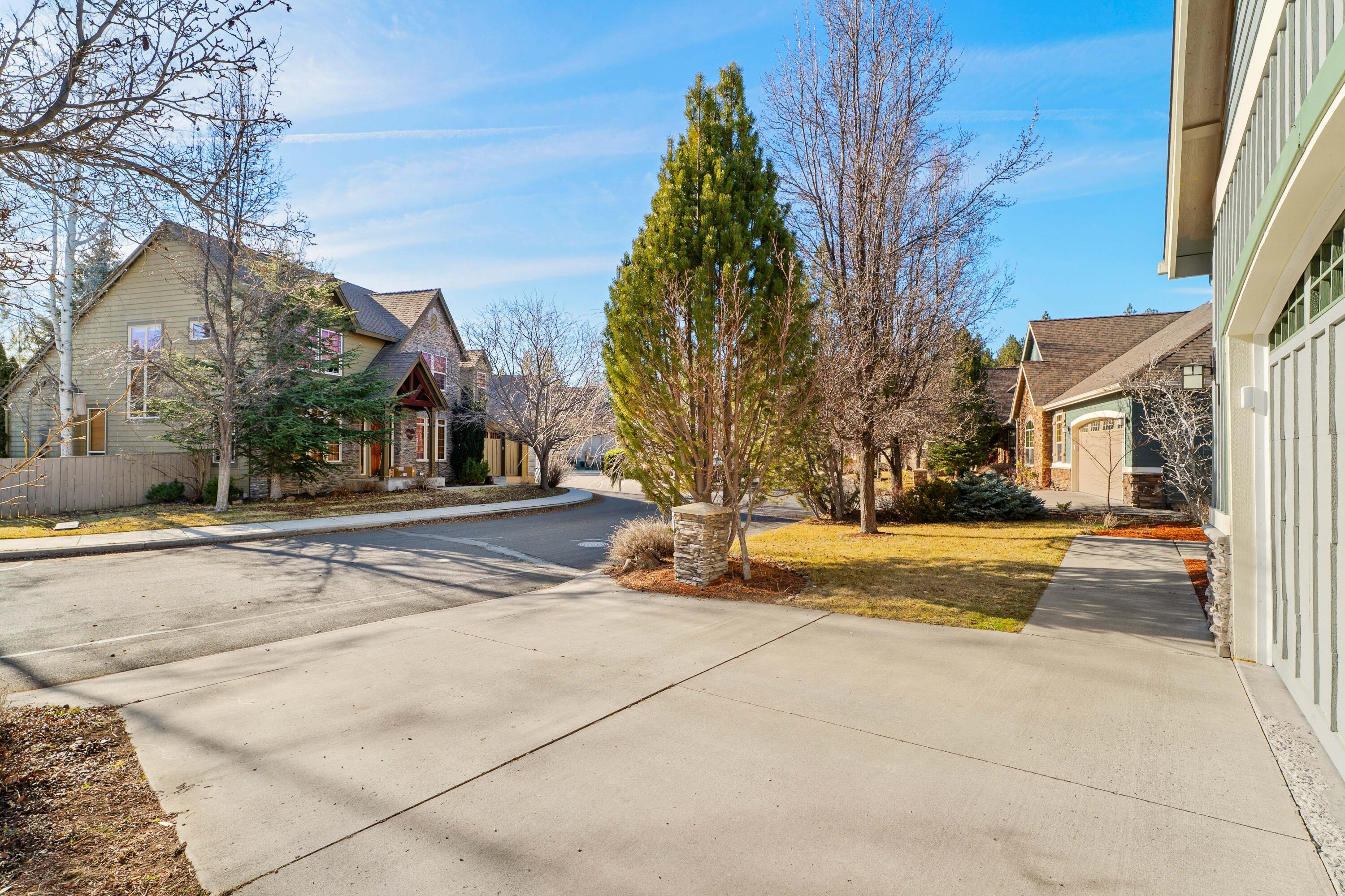 19525 Sugar Mill Loop Bend, OR 97702 - Photo 42 of 55 39-Exterior