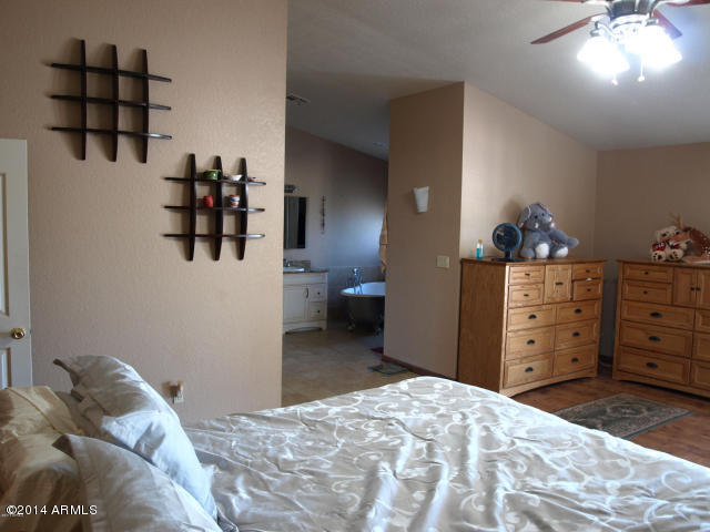 831 East Cloud Road Phoenix, AZ 85086 - Photo 15 of 29 MASTER5