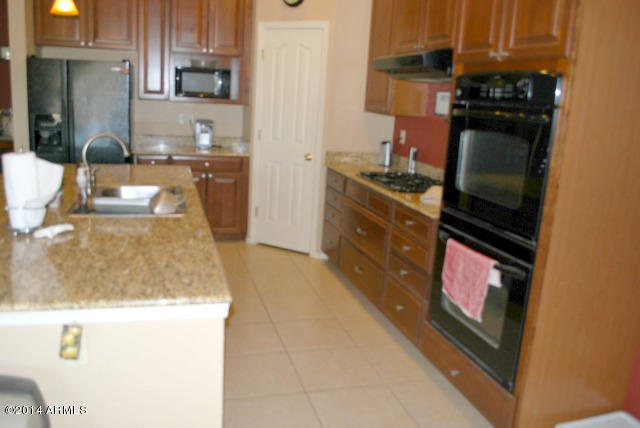 831 East Cloud Road Phoenix, AZ 85086 - Photo 8 of 29 kitchen3