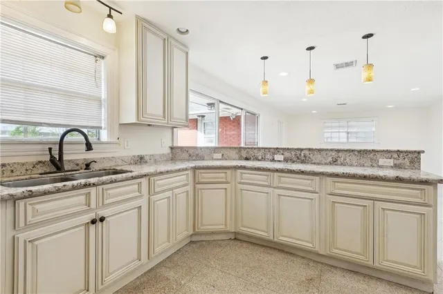 $4,000 | Undisclosed Address, Metairie, LA 70005