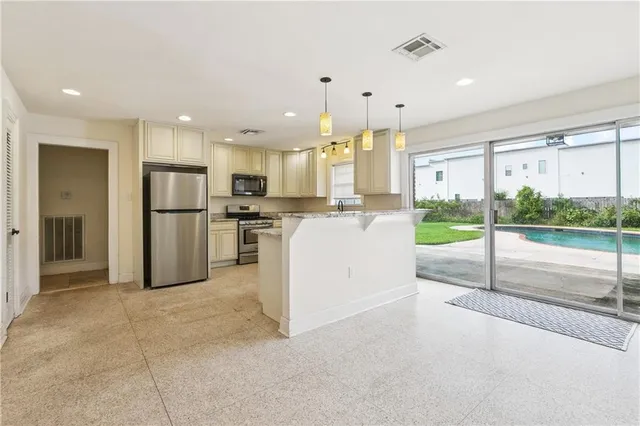 $4,000 | Undisclosed Address, Metairie, LA 70005