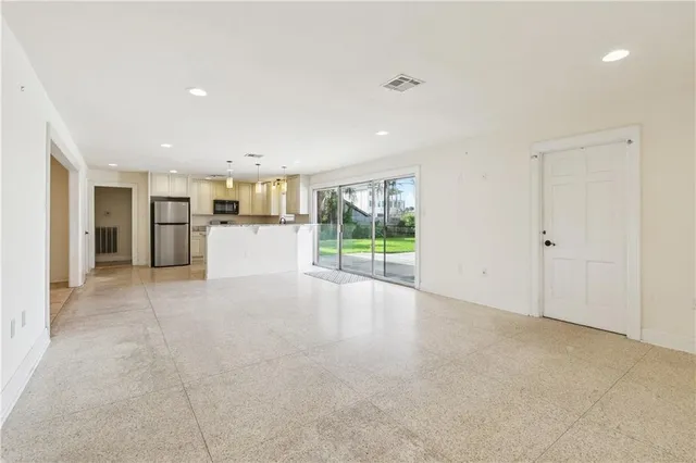 $4,000 | Undisclosed Address, Metairie, LA 70005