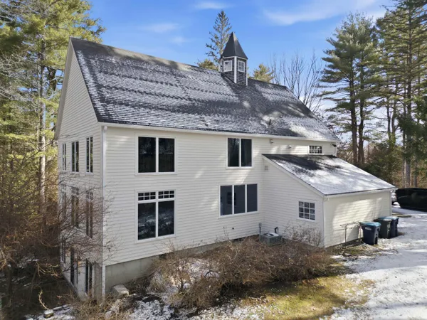 $1,699,000 | 182 Winnicutt Road, Stratham, NH 03885