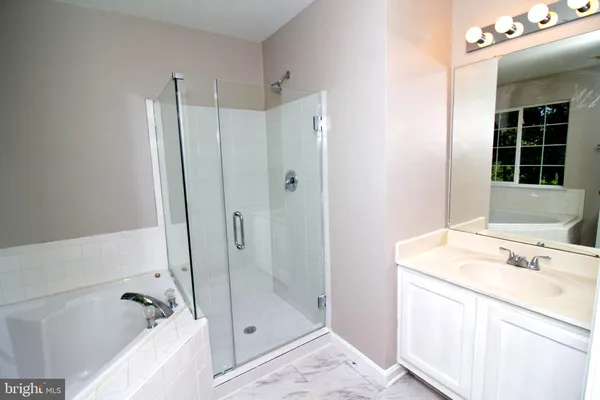 $2,600 | 7424 Belgravia Lane, Hyattsville, MD 20785