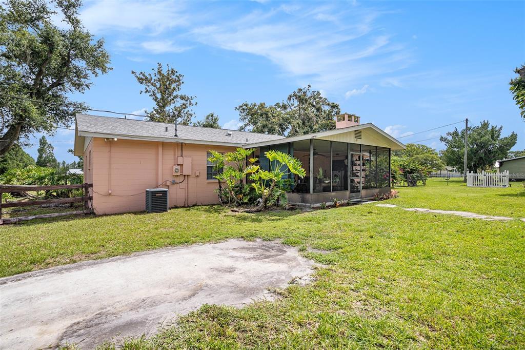 235 Old Welcome Road Lithia, FL 33547 - Photo 31 of 53 Gallery Image 31