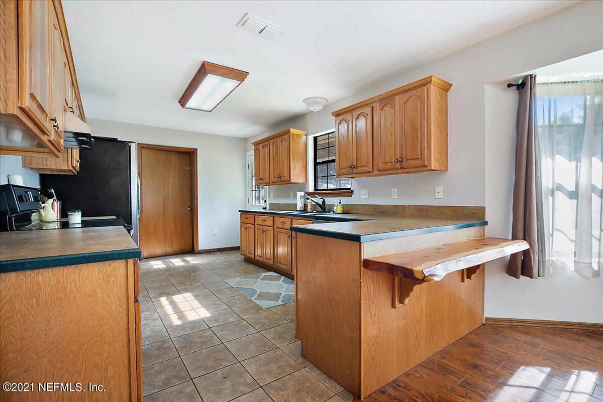 6518 Ray Phillips Road Macclenny, FL 32063 - Photo 7 of 24 07-Kitchen