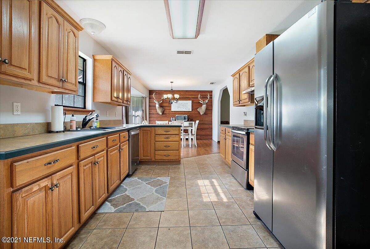 6518 Ray Phillips Road Macclenny, FL 32063 - Photo 8 of 24 08-Kitchen