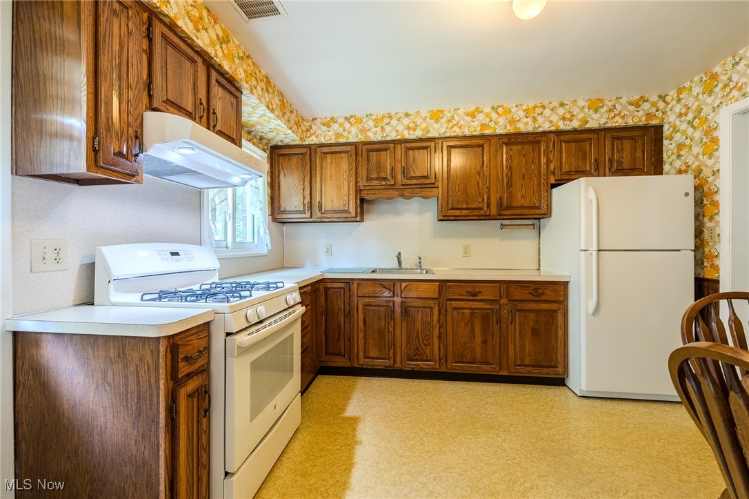 754 Esther Road Cleveland, OH 44143 - Photo 11 of 42 Gallery Image 11