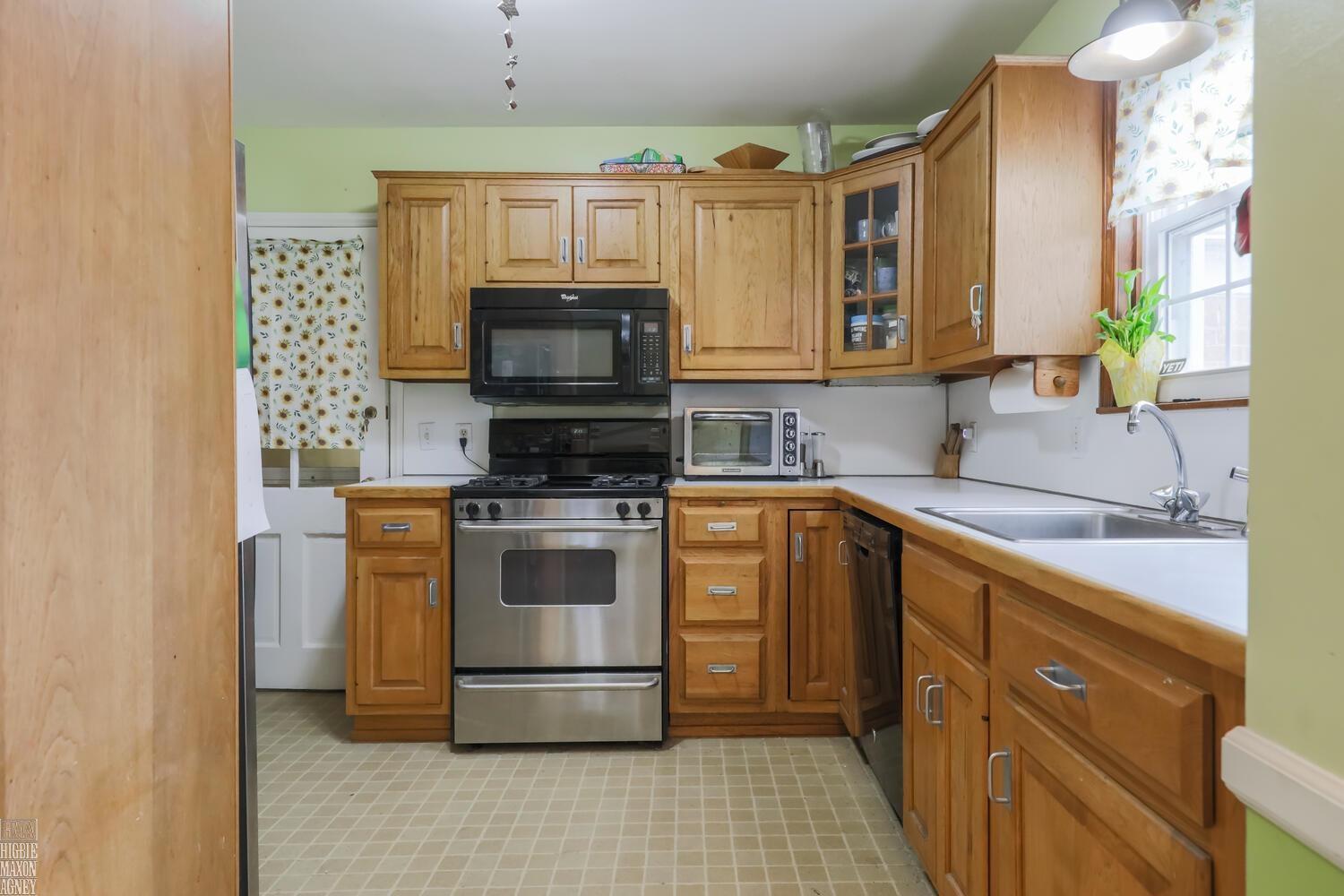 1303 Devonshire Road Grosse Pointe Park, MI 48230 - Photo 10 of 20