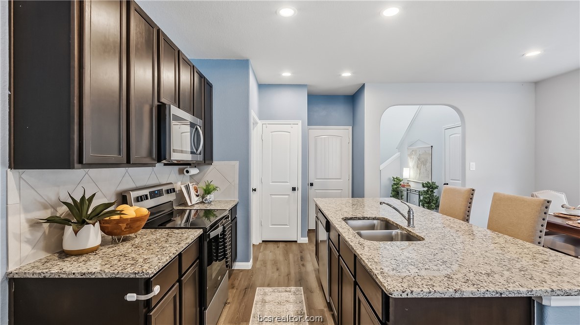 975 Rice Drive Bryan, TX 77803 - Photo 9 of 41 Gallery Image 9