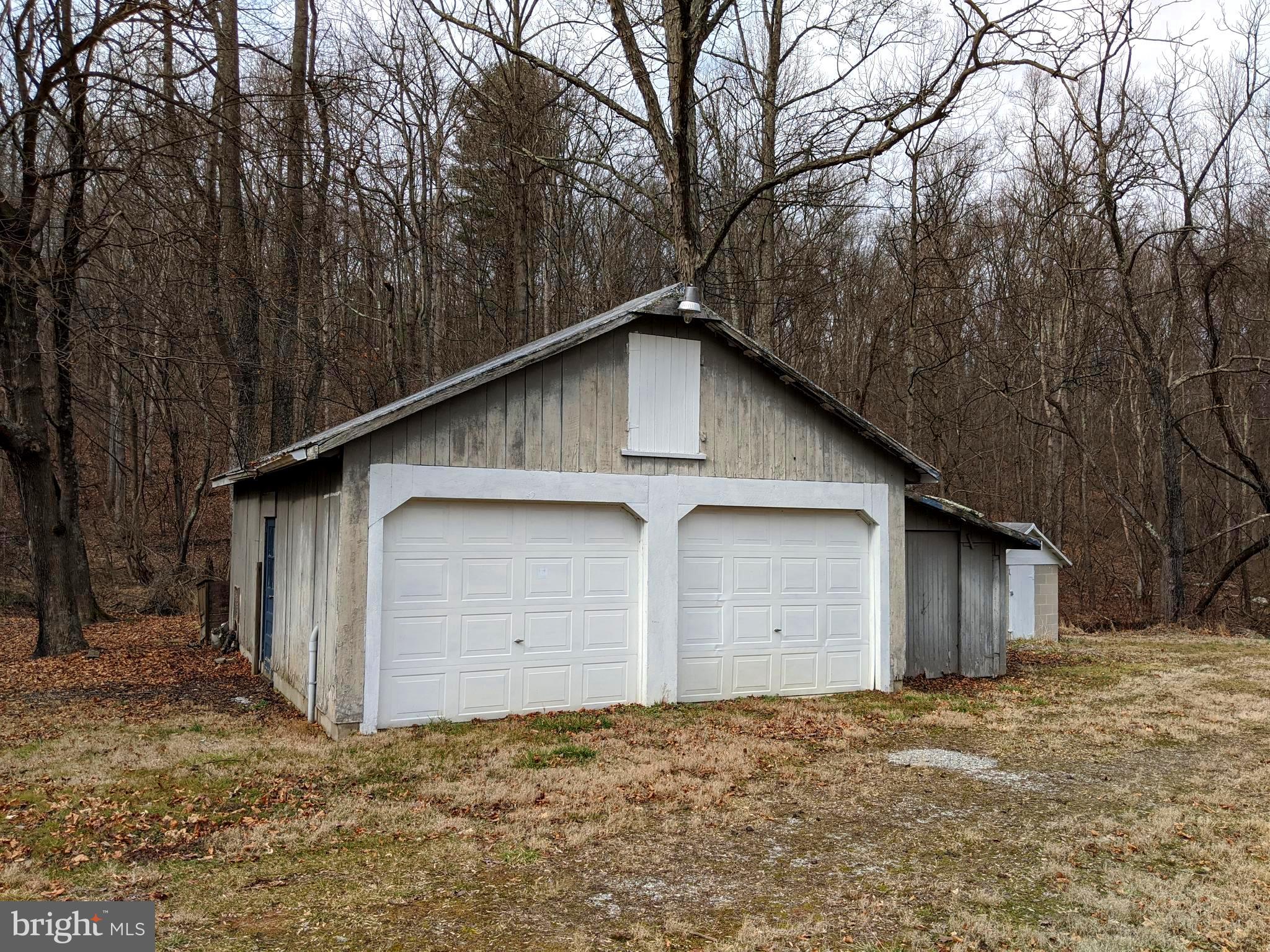 2209 Coon Road Biglerville, PA 17307 - Photo 12 of 33 Garage.