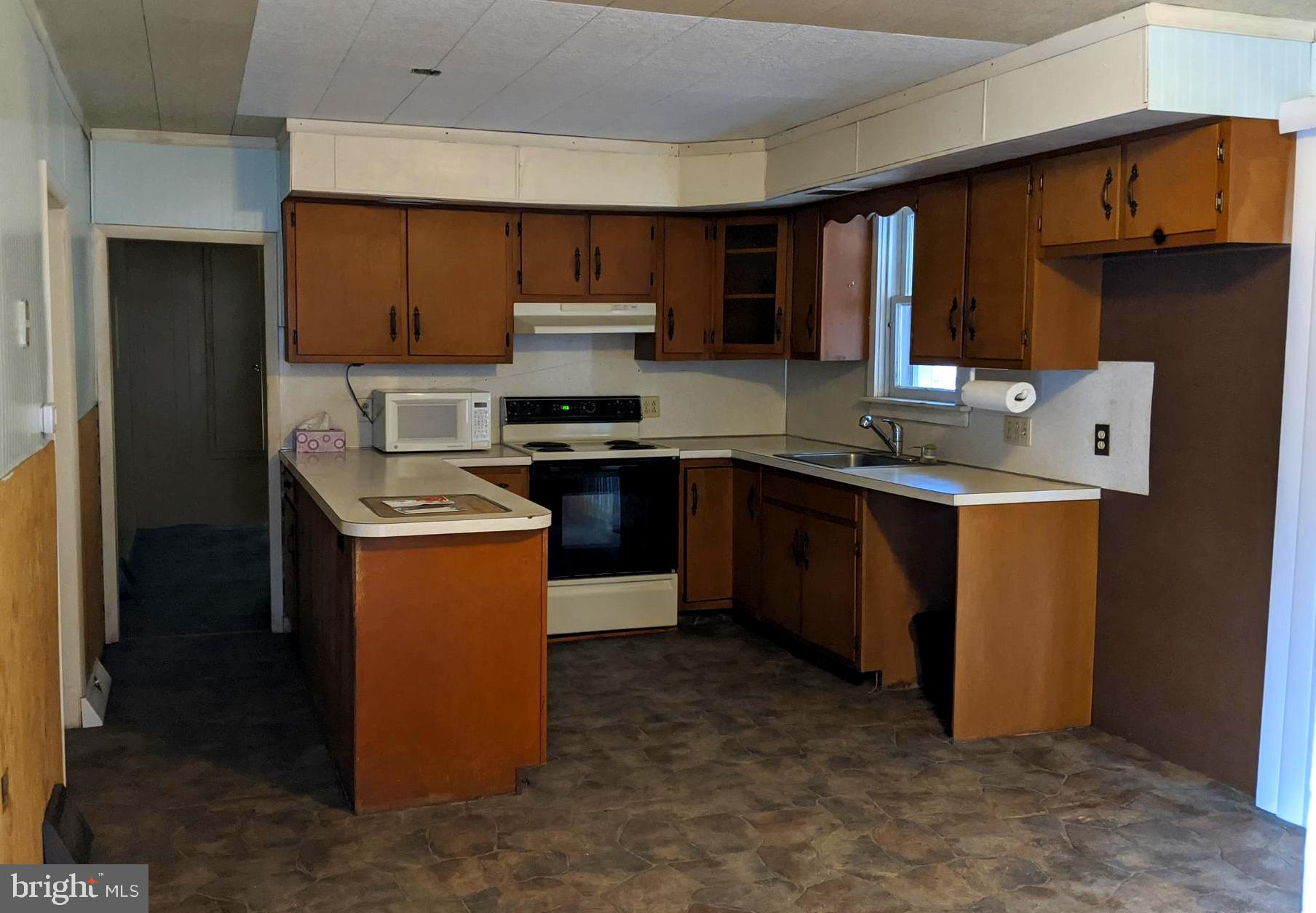 2209 Coon Road Biglerville, PA 17307 - Photo 21 of 33 Kitchen/ Dining Room.