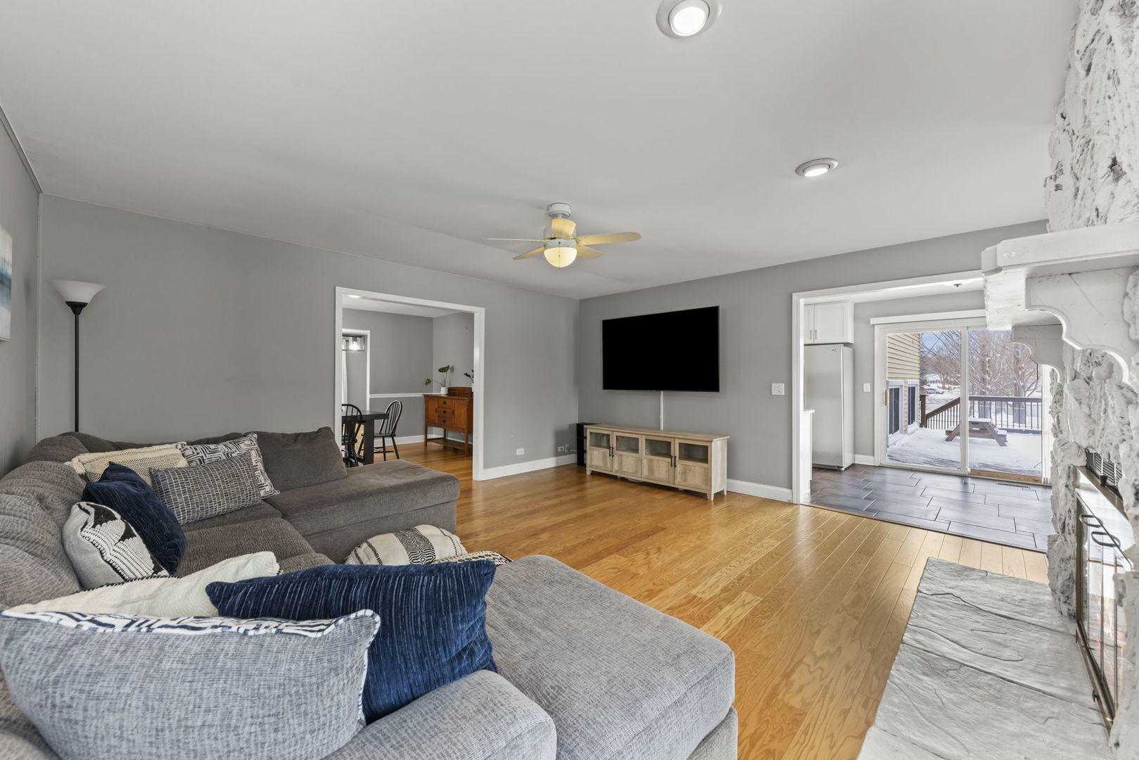 233 Seneca Court Bolingbrook, IL 60440 - Photo 8 of 22