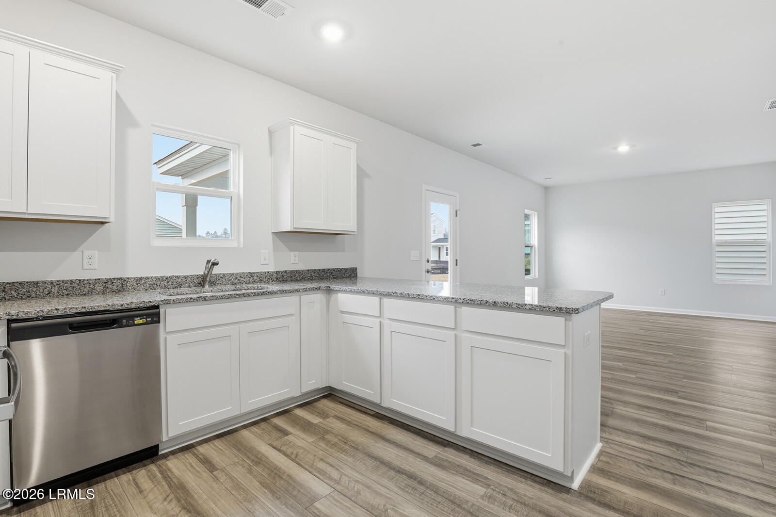 53 Landing Road Ridgeland, SC 29936 - Photo 4 of 22 Kitchen