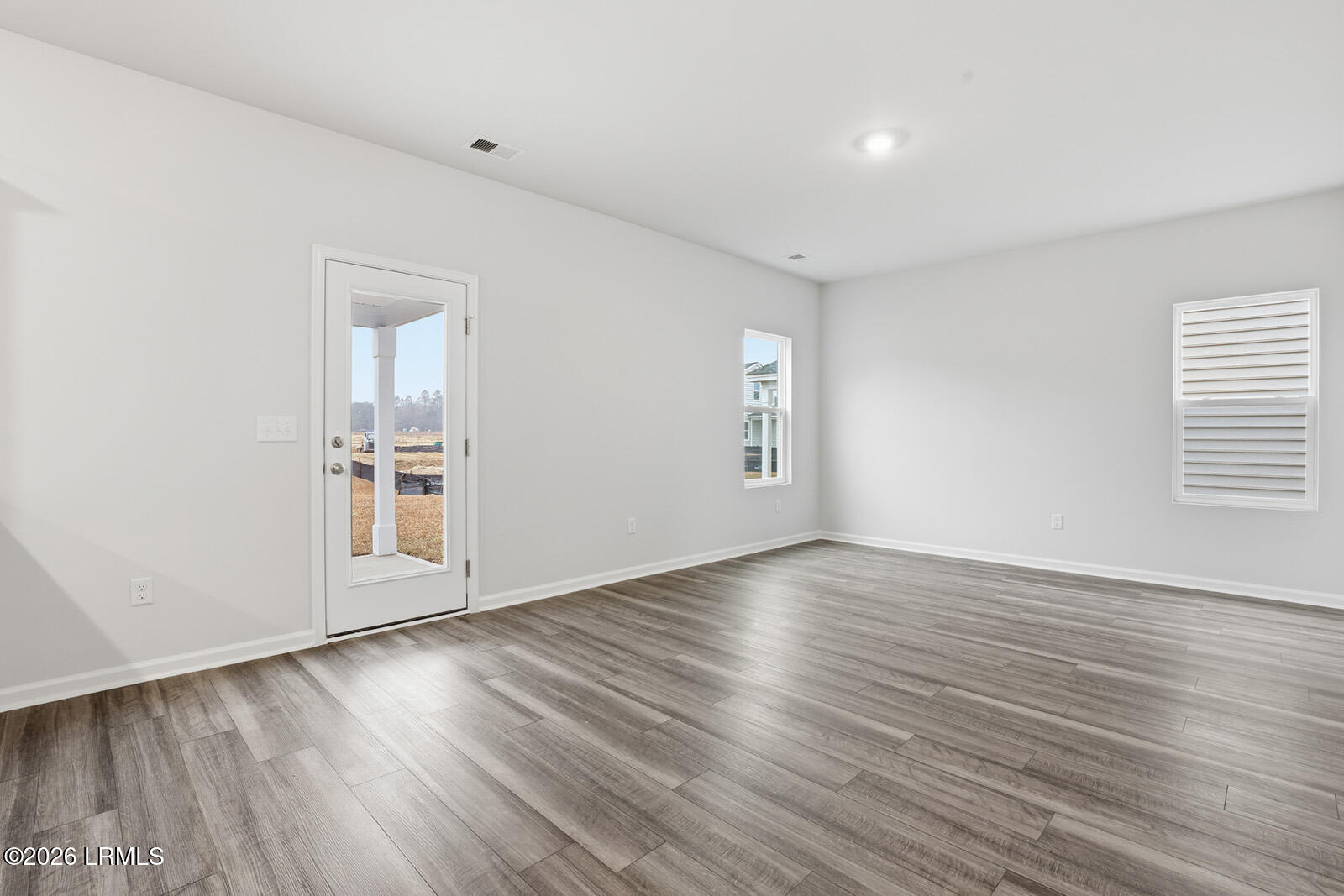 53 Landing Road Ridgeland, SC 29936 - Photo 6 of 22 Living/Eat In Space