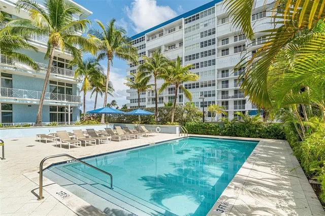 $1,395,000 | 701 Southeast 21st Avenue, Unit 301, Deerfield Beach, FL 33441