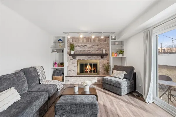 $825,000 | 805 Sutton Drive, Northbrook, IL 60062