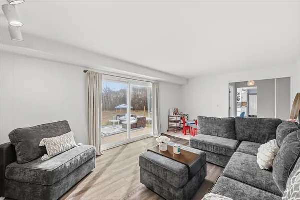 $825,000 | 805 Sutton Drive, Northbrook, IL 60062
