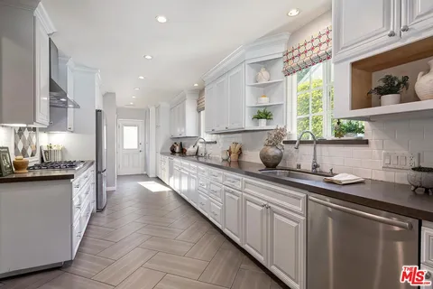 $2,499,000 | 2037 Hillsboro Avenue, Los Angeles, CA 90034