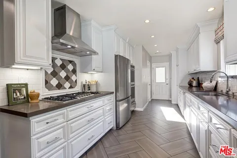 $2,499,000 | 2037 Hillsboro Avenue, Los Angeles, CA 90034