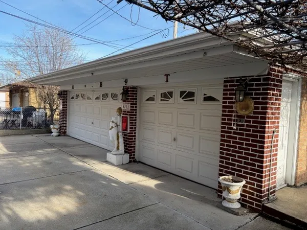 $829,000 | 8053 West Churchill Avenue, Niles, IL 60714