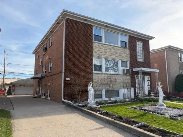 $829,000 | 8053 West Churchill Avenue, Niles, IL 60714