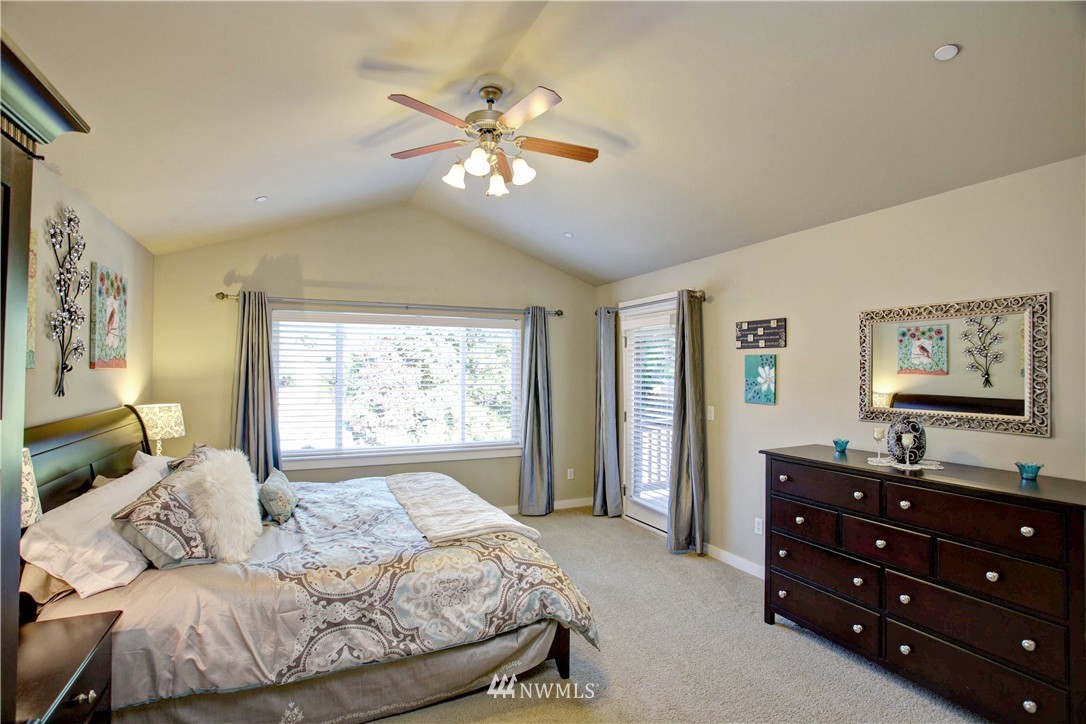 16432 159th Court Southeast Renton, WA 98058 - Photo 15 of 25 Gallery Image 15