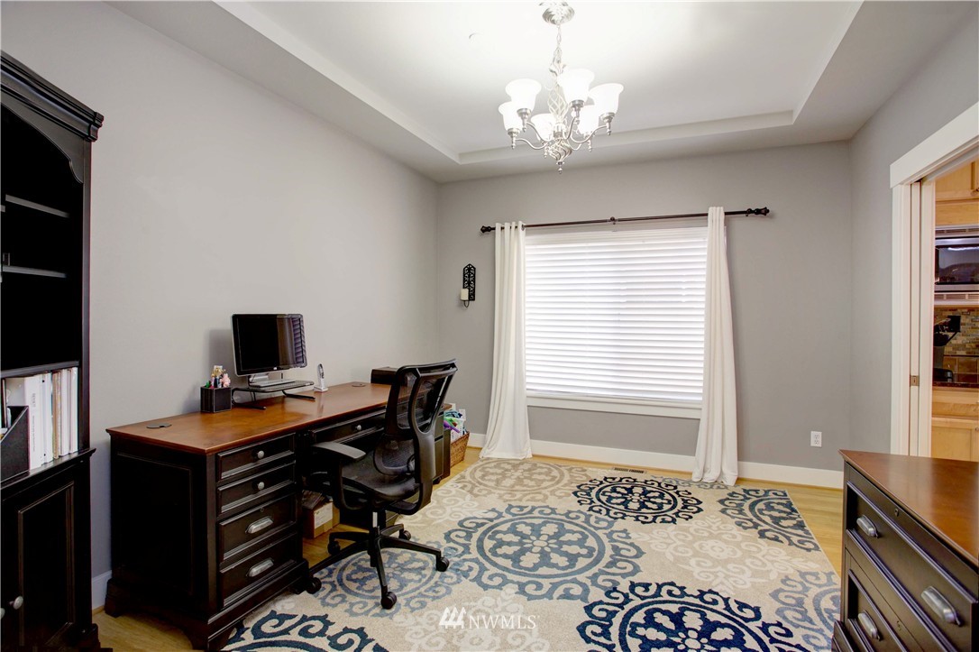 16432 159th Court Southeast Renton, WA 98058 - Photo 4 of 25 Gallery Image 4