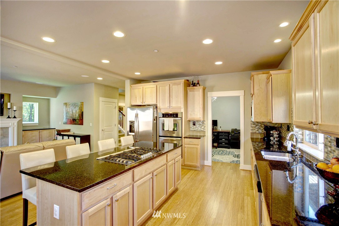 16432 159th Court Southeast Renton, WA 98058 - Photo 8 of 25 Gallery Image 8
