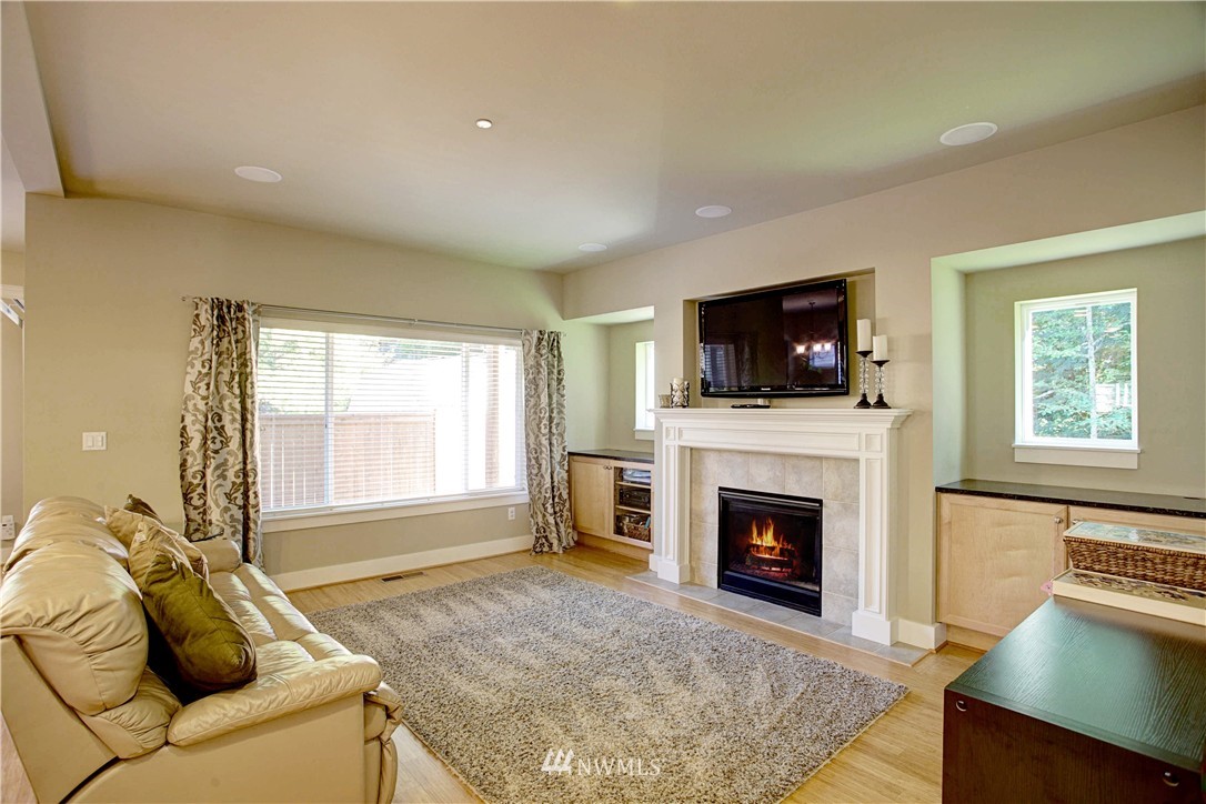 16432 159th Court Southeast Renton, WA 98058 - Photo 10 of 25 Gallery Image 10