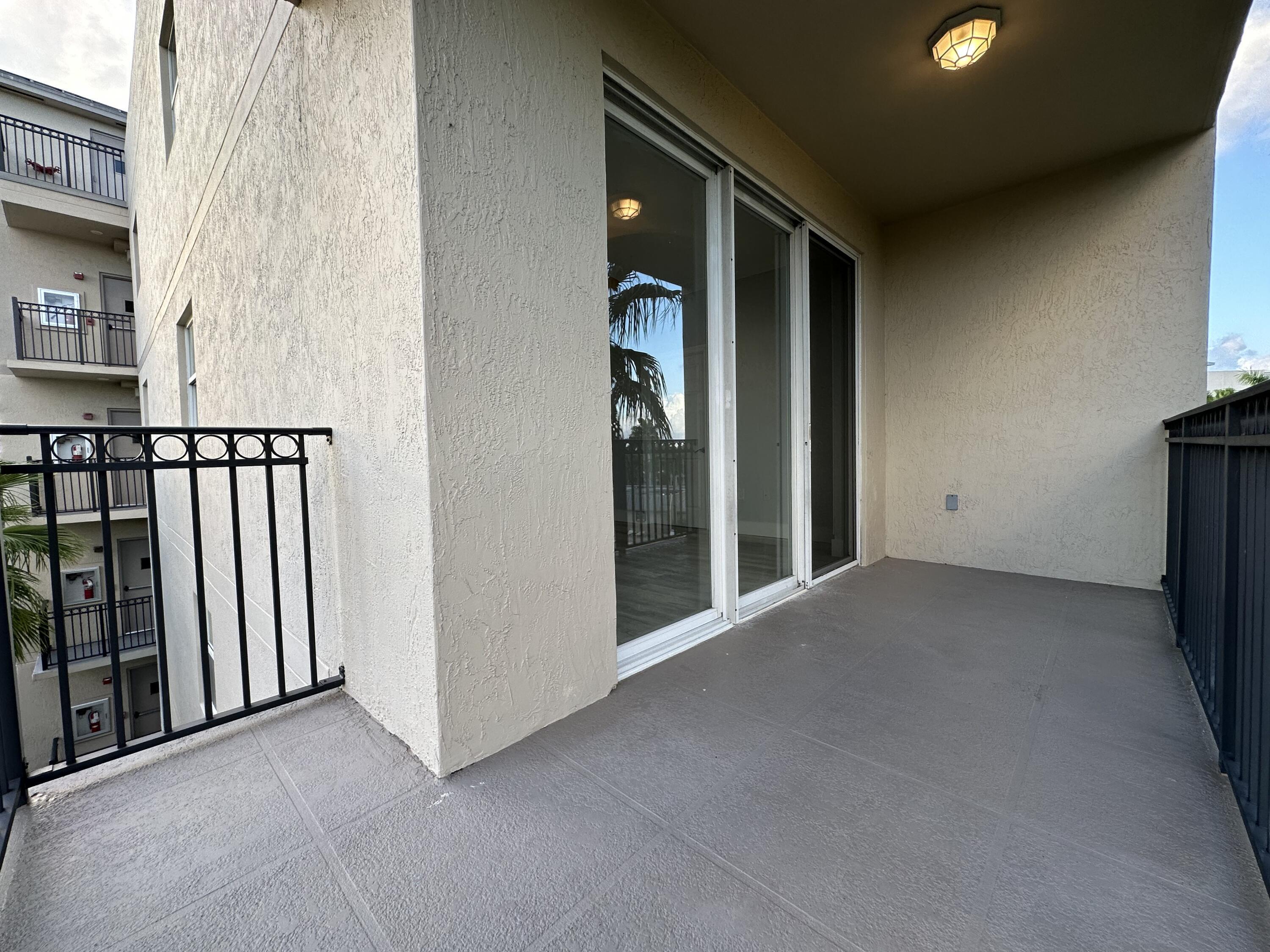 27 Royal Palm Way, Unit 406 Boca Raton, FL 33432 - Photo 40 of 45 IMG_6666