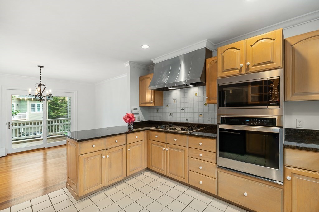 21 Pine Street, Unit 5 Manchester, MA 01944 - Photo 11 of 32