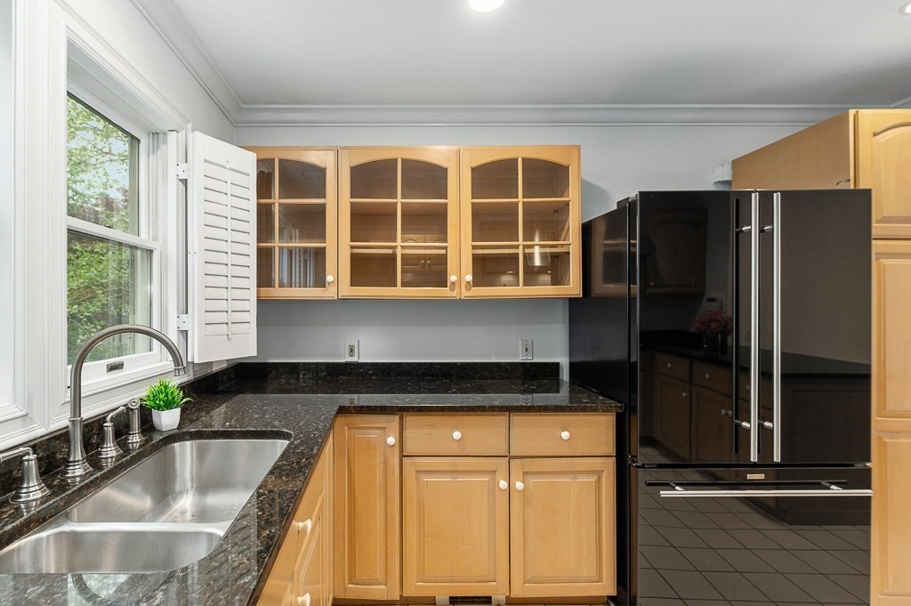 21 Pine Street, Unit 5 Manchester, MA 01944 - Photo 12 of 32