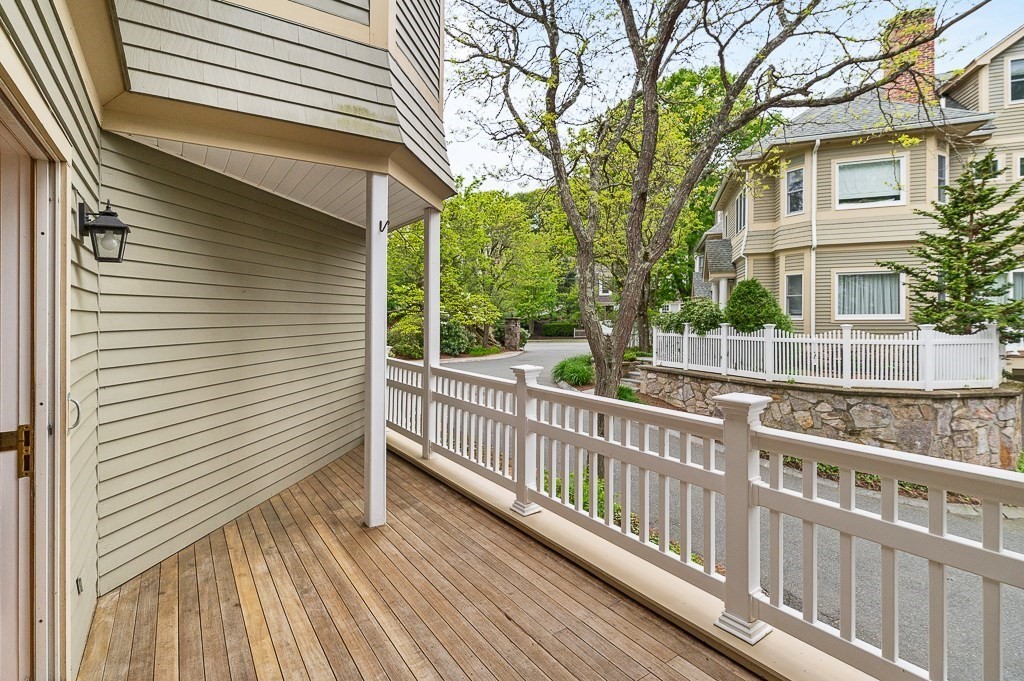 21 Pine Street, Unit 5 Manchester, MA 01944 - Photo 13 of 32
