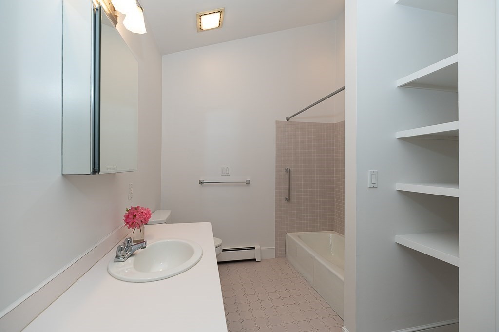 21 Pine Street, Unit 5 Manchester, MA 01944 - Photo 19 of 32